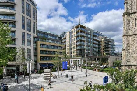Spacious Ealing Broadway Apartment London Exteriör bild